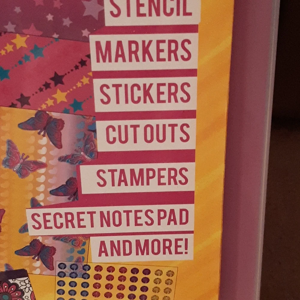 Crayola Scrapbook Set with Markers and Stickers and much more. NIB